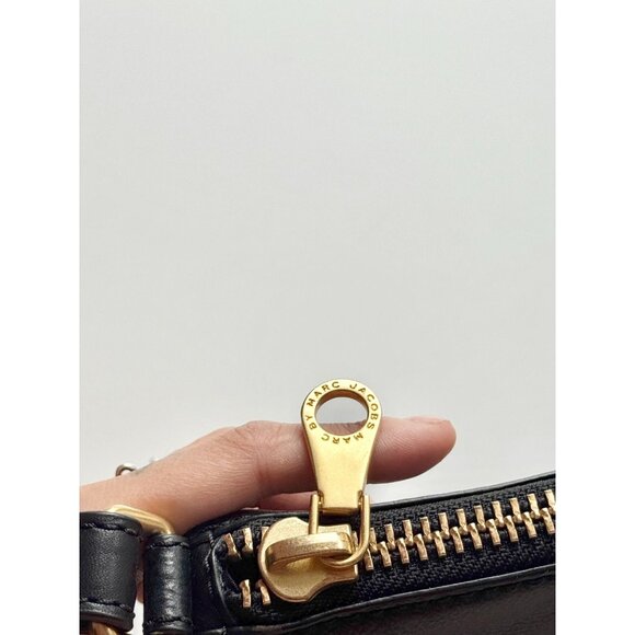 MARC BY MARC JACOBS Globetrotter Black Leather Wristlet Clutch Purse - Picture 7 of 13